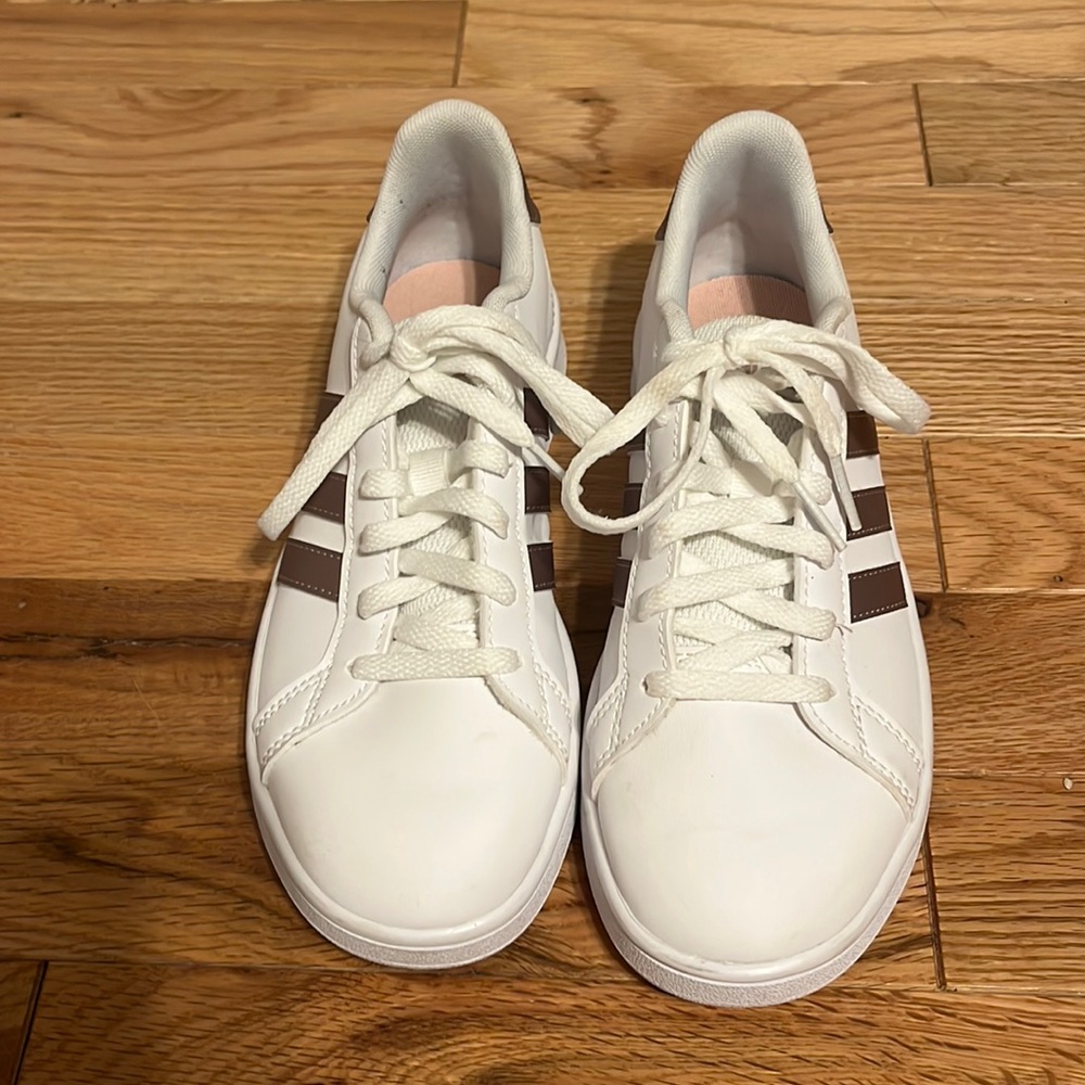 Adidas Leather Tennis Shoes White with Rose Gold Adidas Symbol Kids Size 2